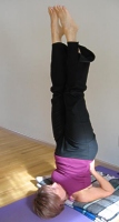 2-athena-Shoulderstand